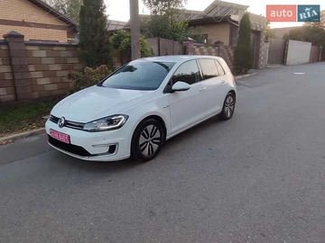 Авто Volkswagen E-Golf 2017 № 8118890