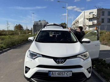 Авто Toyota Rav4 2018 № 8119925