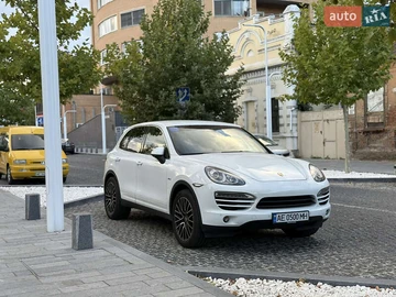 Авто Porsche Cayenne 2012 № 8120259