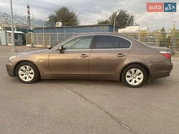 Авто BMW 5 Series 2004 № 8120703