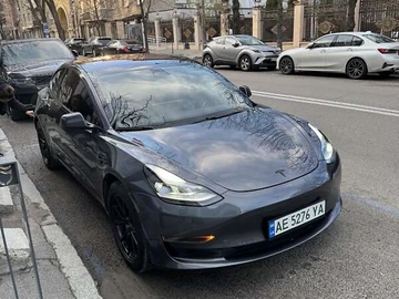 Авто Tesla Model 3 2018 № 8121202