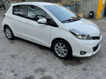 Авто Toyota Yaris 2012 № 8121816