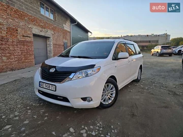 Авто Toyota Sienna 2013 № 8121841