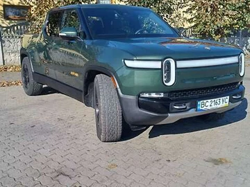 Авто Rivian R1T 2023 № 8122009