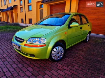 Авто Chevrolet Aveo 2004 № 8122082