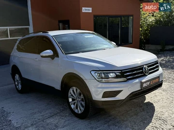 Авто Volkswagen Tiguan 2018 № 8122458