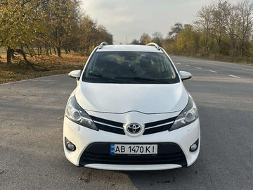 Авто Toyota Verso 2015 № 8122933