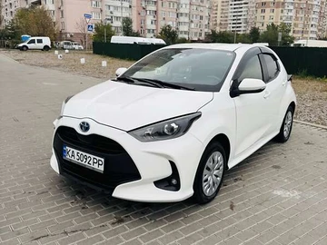 Авто Toyota Yaris 2021 № 8123005