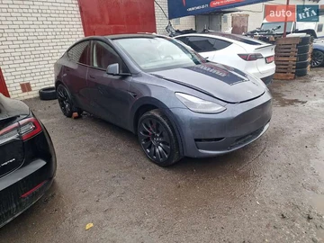 Авто Tesla Model Y 2023 № 8123007
