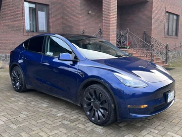 Авто Tesla Model Y 2023 № 8123080