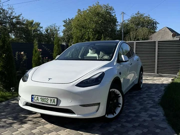 Авто Tesla Model Y 2024 № 8123088
