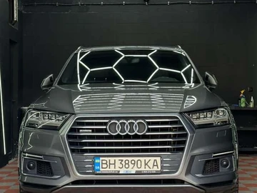 Авто Audi Q7 E-Tron 2016 № 8123094
