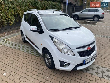 Авто Chevrolet Spark 2010 № 8123436