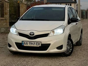 Авто Toyota Yaris 2012 № 8123498