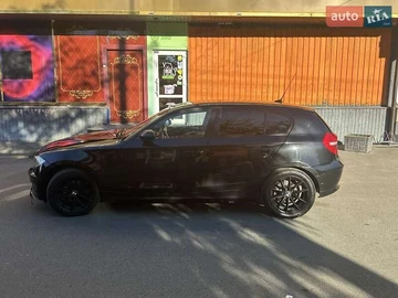 Авто BMW 1 Series 2007 № 8123503