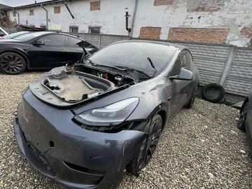 Авто Tesla Model Y 2022 № 8123828
