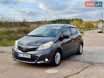 Авто Toyota Yaris 2012 № 8124227
