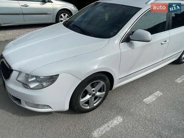 Авто Skoda Superb 2012 № 8124395