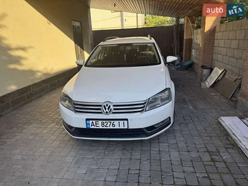 Авто Volkswagen Passat 2013 № 8124413
