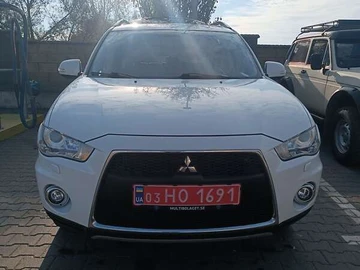 Авто Mitsubishi Outlander Xl 2011 № 8124432