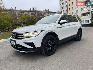 Авто Volkswagen Tiguan 2021 № 8124724
