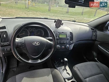 Авто Hyundai I30 2010 № 8124925