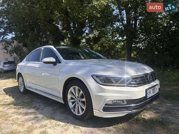 Авто Volkswagen Passat 2015 № 8125189