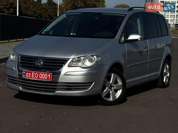 Авто Volkswagen Touran 2009 № 8125257