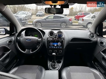 Авто Ford Fiesta 2007 № 8125554
