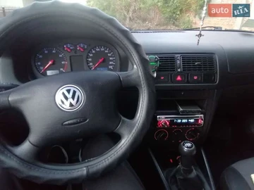 Авто Volkswagen Golf 2000 № 8125558