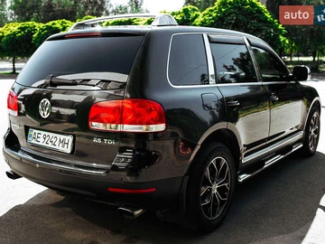 Авто Volkswagen Touareg 2004 № 8125940