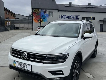 Авто Volkswagen Tiguan 2017 № 8125989