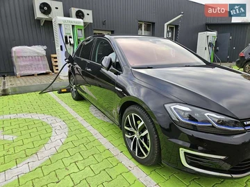 Авто Volkswagen E-Golf 2019 № 8126331