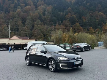 Авто Volkswagen E-Golf 2015 № 8127106