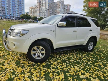 Авто Toyota Fortuner 2007 № 8127179