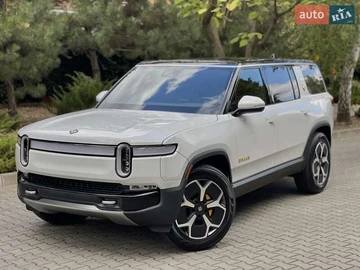 Авто Rivian R1S 2025 № 8129022