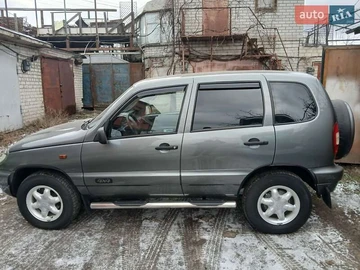 Авто Chevrolet Niva 2004 № 8129071