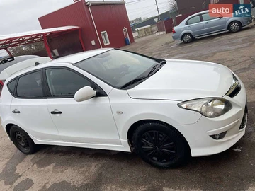 Авто Hyundai I30 2010 № 8129177