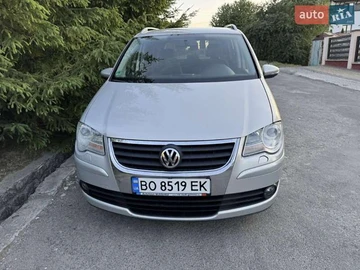 Авто Volkswagen Touran 2010 № 8129197