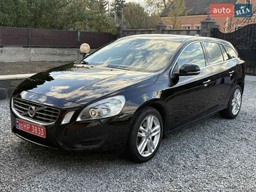 Авто Volvo V60 2012 № 8129411