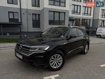 Авто Volkswagen Touareg 2019 № 8129700