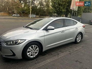 Авто Hyundai Elantra 2017 № 8130191