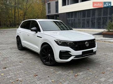 Авто Volkswagen Touareg 2018 № 8130679