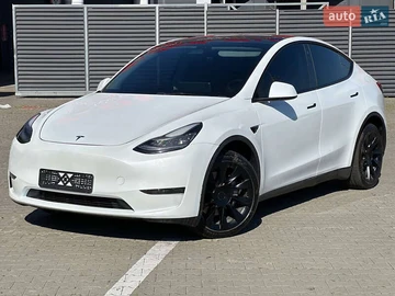 Авто Tesla Model Y 2023 № 8131449