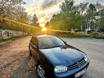 Авто Volkswagen Golf 2000 № 8131659