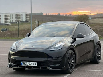 Авто Tesla Model Y 2021 № 8132010