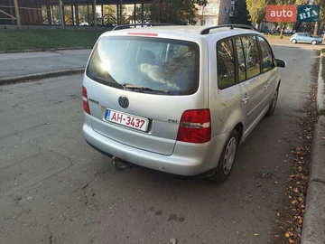 Авто Volkswagen Touran 2006 № 8132645