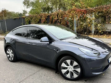Авто Tesla Model Y 2023 № 8133186