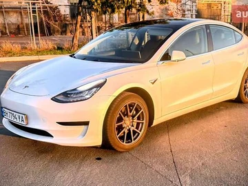 Авто Tesla Model 3 2019 № 8133868