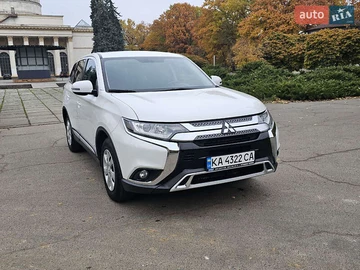 Авто Mitsubishi Outlander 2020 № 8133881